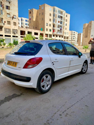 voitures-peugeot-207-2011-active-rouiba-alger-algerie