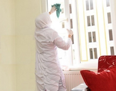 Femme de ménage et de nettoyage de votre appartement villa local entreprise société fin de chantier