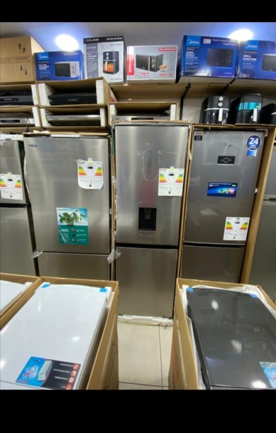 Super Promo Réfrigérateur Hisense combiné RB1N3000NMC inverter Dis-Eau+Écran LCD inox