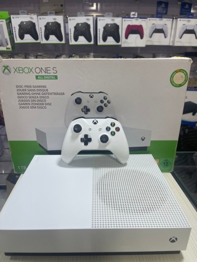 Xbox One S 1 To  Très bon état