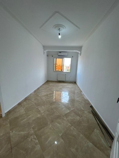 كراء شقة 3 غرف الجزائر بئر خادم