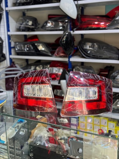 Feux skoda rapid spaceback