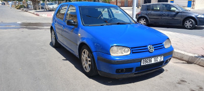 moyenne-berline-volkswagen-golf-4-2002-mostaganem-algerie