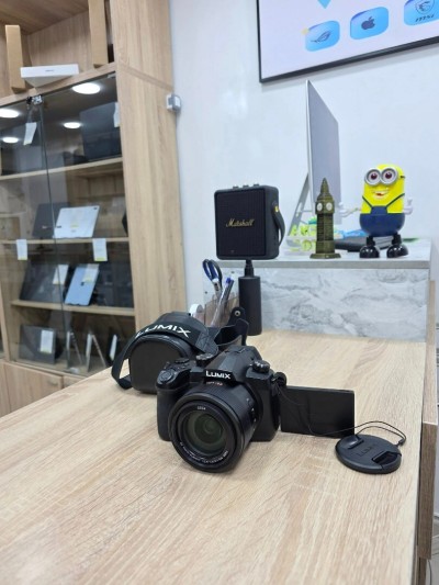  Panasonic Lumix FZ1000 mark  II  Capteur MOS 1"  20.1 MP