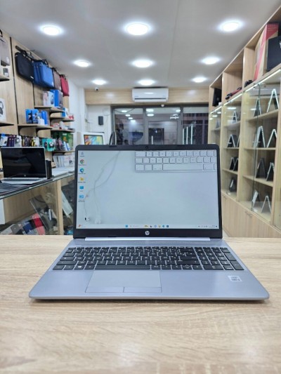 HP LAPTOP 250 G7 15.6"  i5-1035G1 8GB/256GB