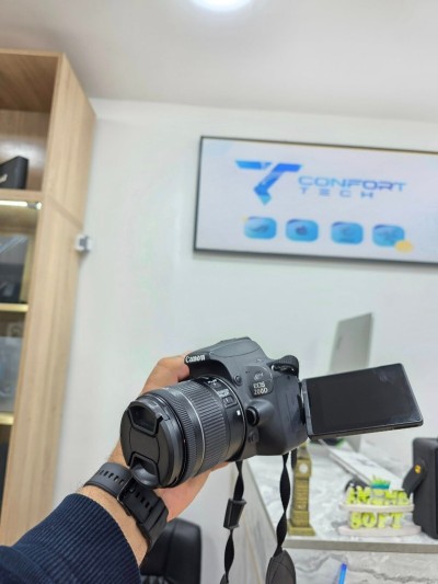  Canon EOS 200D +  Objectif (18-55 )