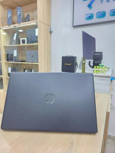 HP LAPTOP 17  17.3" RYZEN 3 5300U 8GB /256GB SSD NVME 