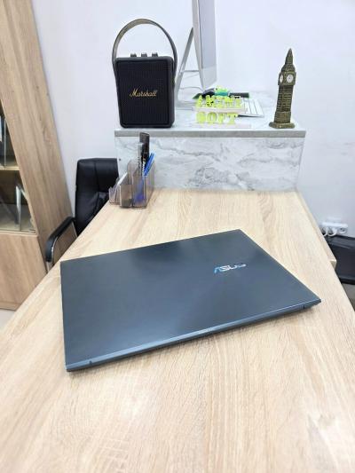 ASUS ZenBook Pro 15  i7 10870H & GTX 1650Ti