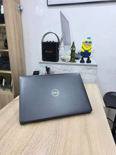 DELL  5400  14"  i7 8650U  16GB/512GB