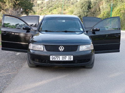 grande-berline-volkswagen-passat-1997-lakhdaria-bouira-algerie