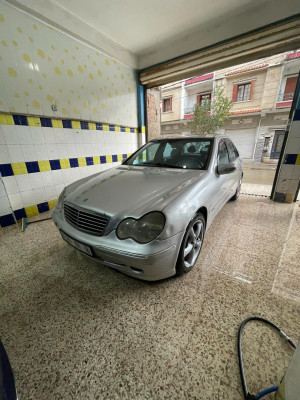 berline-mercedes-classe-c-2001-220-exclusive-les-eucalyptus-alger-algerie