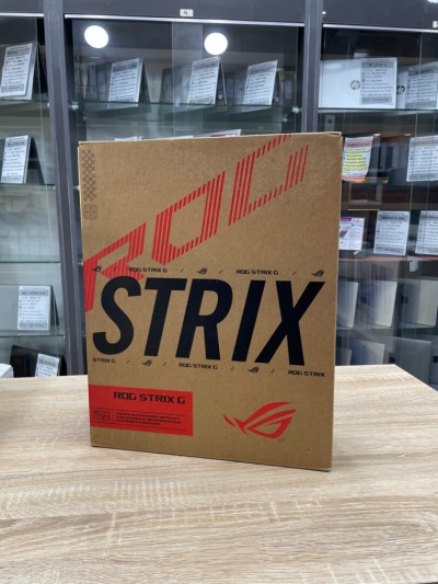 ASUS STRIX  G614J I9-14900HX 32ddr5 1000Go LCD 16 POUCE RTX 5060 8Go