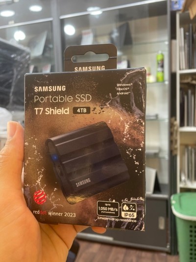 Samsung T7 SHIELD 4TB 1050mb\s PORTABLE SSD