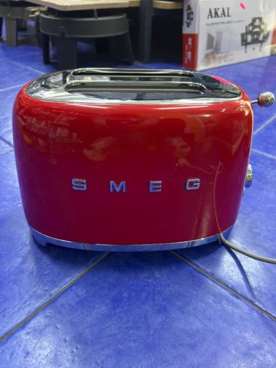 Grill pain Smeg rouge