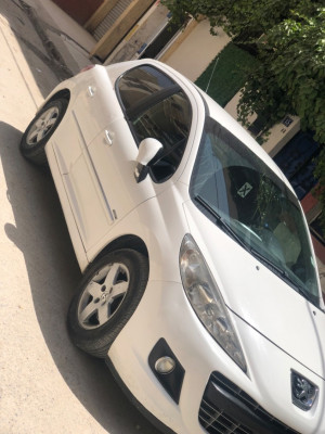 citadine-peugeot-207-2012-sportium-bordj-bou-arreridj-algerie