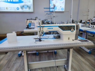  Machine a coudre Jack A5E 