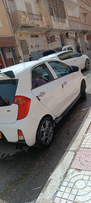 mini-citadine-kia-picanto-2015-brazilia-khenchela-algerie