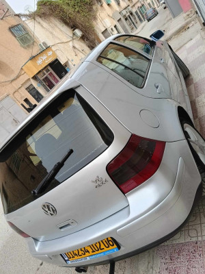 average-sedan-volkswagen-golf-4-2002-bou-saada-msila-algeria