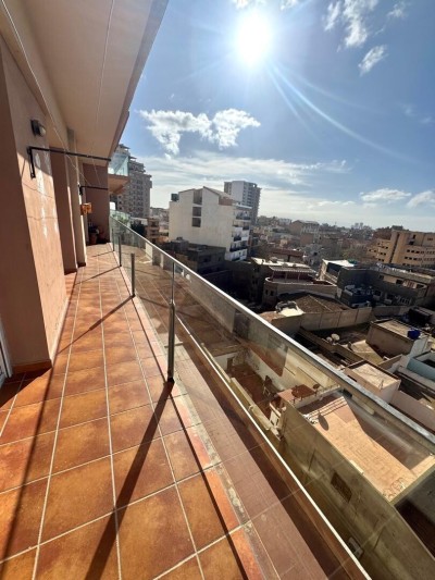 بيع شقة 5 غرف وهران وهران