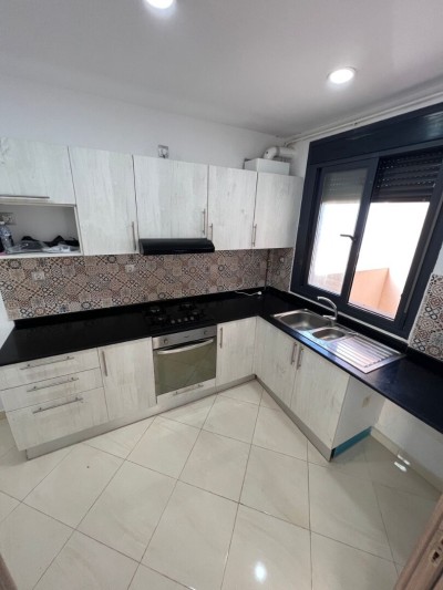 كراء شقة 3 غرف وهران وهران