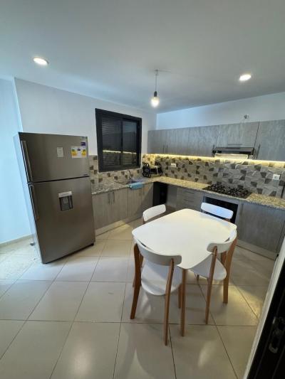 كراء شقة 3 غرف وهران وهران