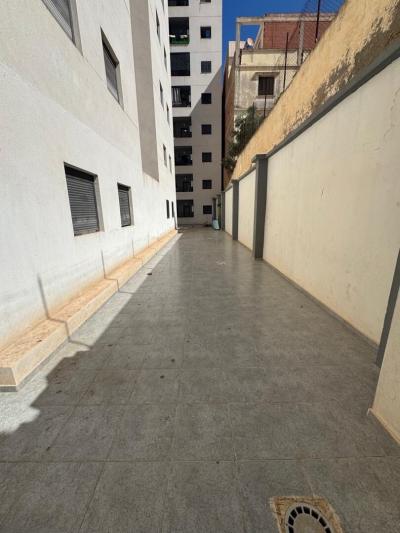 بيع شقة 3 غرف وهران وهران