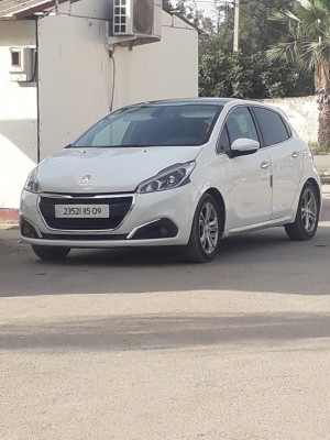 citadine-peugeot-208-2015-allure-facelift-blida-algerie