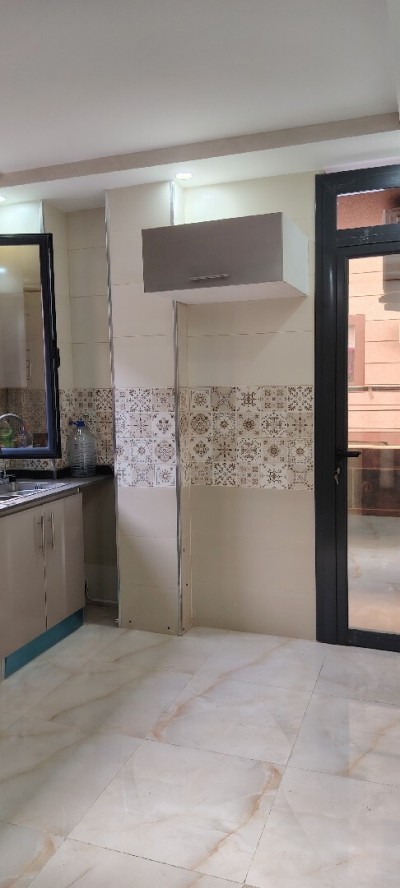 بيع شقة غرفتين وهران وهران