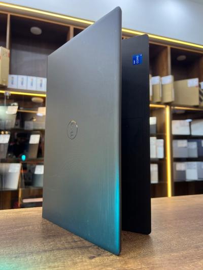 Dell vostro 15-3510 i5-1135 g7 8/512 GB 15 pouces fhd 