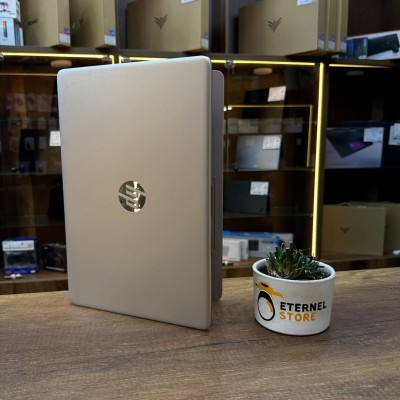 HP LAPTOP 15S RYZEN 7 5700U 16GB/512GB VEGA 8