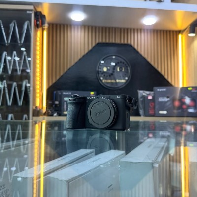 Sony A6700 boitier nu en excellent état batterie et chargeur