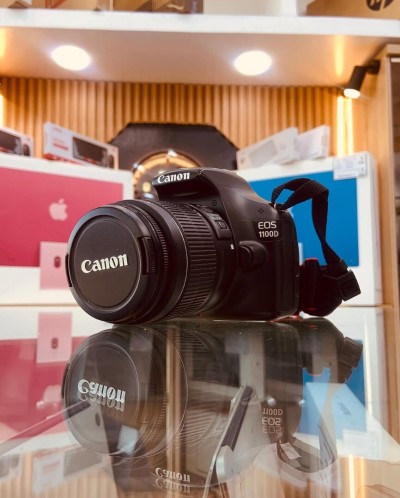 Canon 1100D avec 18-55mm en excellent état batterie et chargeur  Click : 2k
