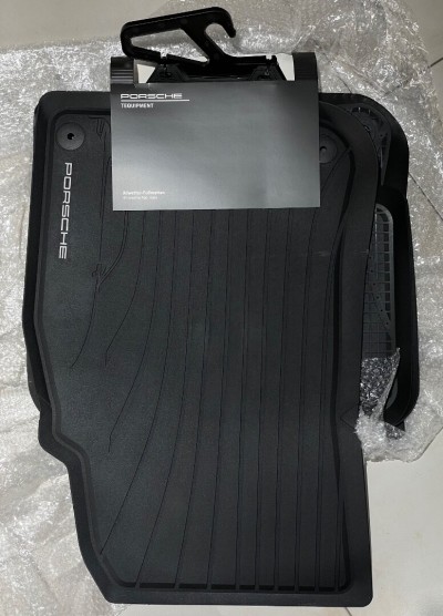 Porshe cayenne tapis en caoutchouc 