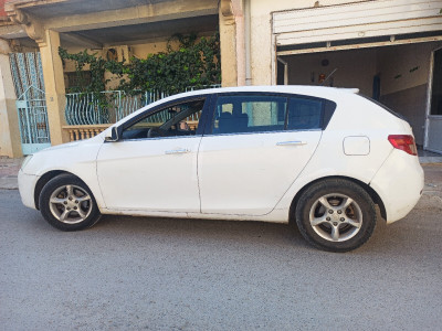 voitures-geely-emgrand7-2015-babar-khenchela-algerie