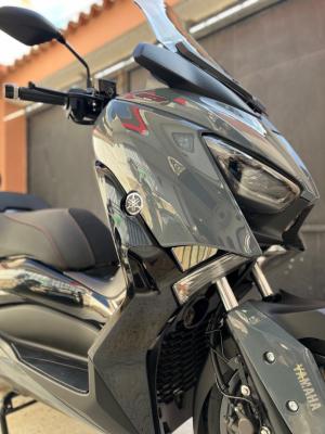 motos-scooters-yamaha-xmax-300-2022-blida-algerie