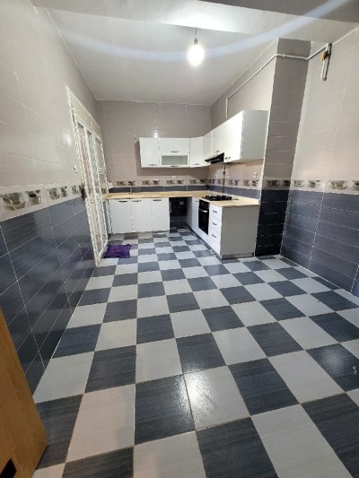 كراء شقة 4 غرف الجزائر أولاد فايت