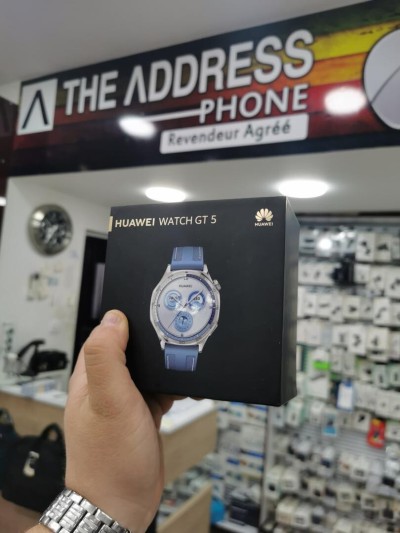 Montre Huawei Watch GT 5 version bleu 