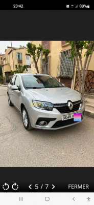 berline-renault-symbol-2018-bouira-algerie