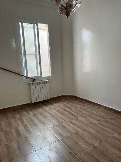 Location Appartement Niveau de villa F4 Alger Hussein dey