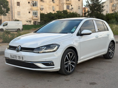 average-sedan-volkswagen-golf-7-2019-drive-el-achour-alger-algeria