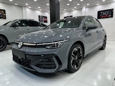 Volkswagen Golf 8 2025 R-Line