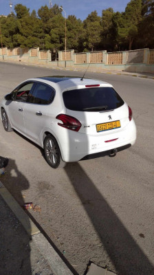 citadine-peugeot-208-2015-allure-el-hamma-khenchela-algerie