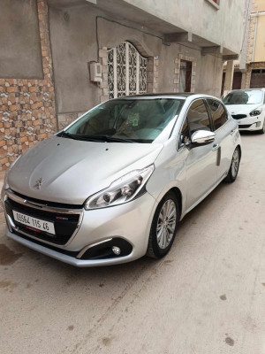 citadine-peugeot-208-2015-allure-facelift-ain-temouchent-algerie