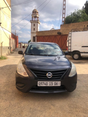 berline-nissan-sunny-2015-akbou-bejaia-algerie