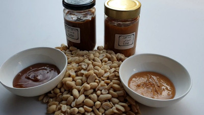 زبدة الفول السوداني  beurre de cacahuète