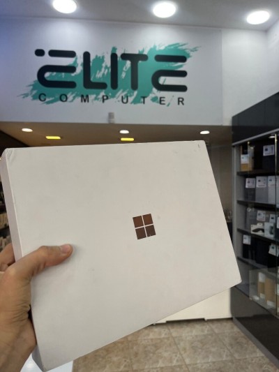 SURFACE LAPTOP 13" SNAPDRAGON X PLUS 16GB RAM 256GB SSD ECRAN 13" TACTILE NEUF