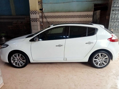 voitures-renault-megane-3-2013-chiffa-blida-algerie