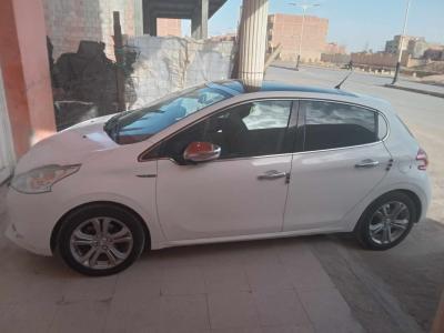 citadine-peugeot-208-2015-allure-biskra-algerie