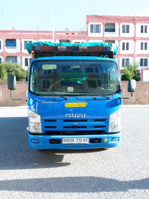 شاحنة-isuzu-2012-باتنة-الجزائر