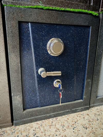 Coffre fort 60cm avec sérrure + Combinaison